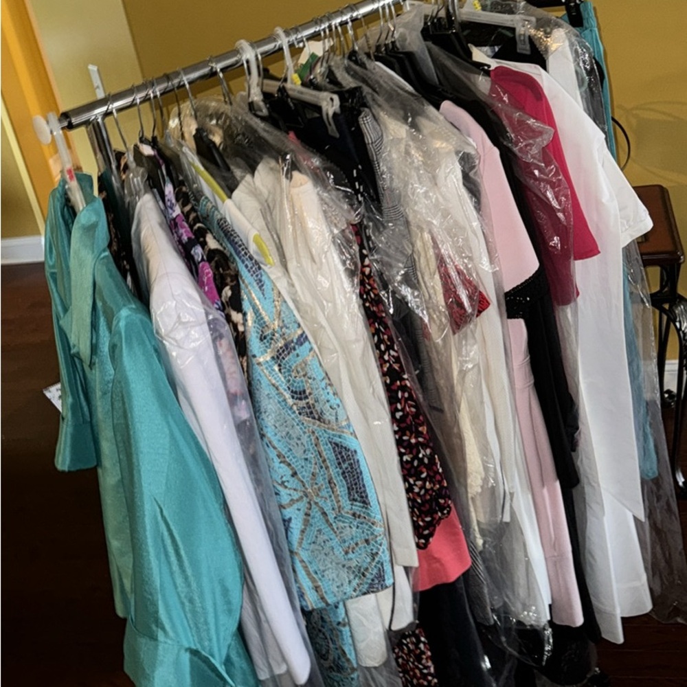Women’s Clothing Rack!